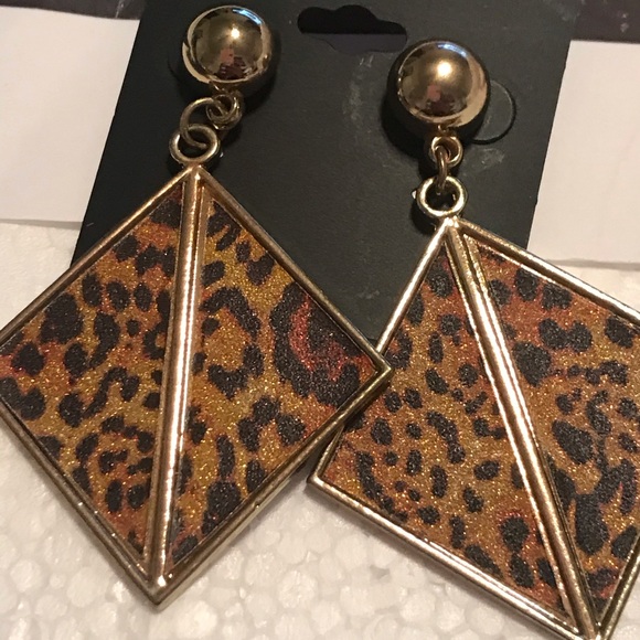 Two Pair of Fashion Leopard Print Dangle Earrings - Picture 6 of 13